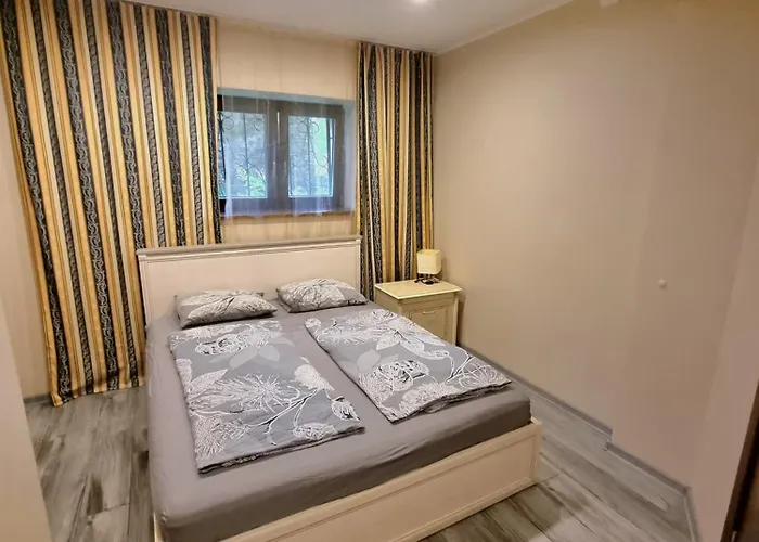 Spacious In The Quiet Center Διαμέρισμα